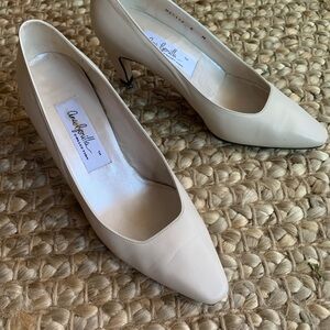 Elegant Cream Heels by Ana Bonilla
